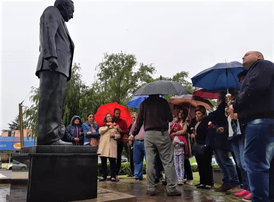 Tal como sucede todos los años, en el monumento emplazado en el Parque Libres del Sur, el radicalismo local evocó la figura del presidente Raúl Alfonsín, al cumplirse un nuevo aniversario de su nacimiento.