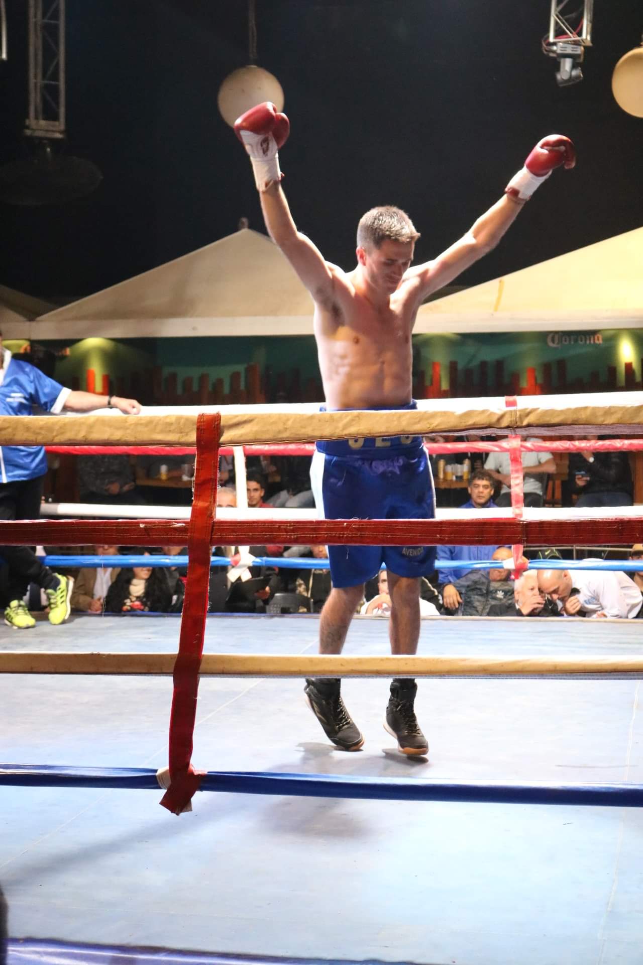 Organizado por Eduardo Etchepare, promotor de la FAB, el Festival de Boxeo Profesional, tendrá lugar el viernes 14 de junio en Club 54, Club Unión Deportiva Chascomús. La velada contará con tres peleas profesionales de primer nivel y seis amateurs.