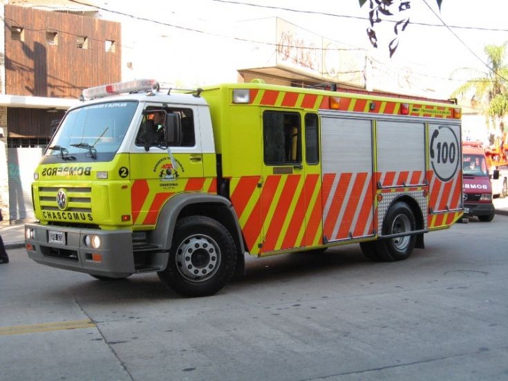 A las 17.50 horas de este miércoles 12 de junio los bomberos recibieron un llamado que daba cuenta de una pérdida de gas en un vehículo en calle Machado y Rivadavia.