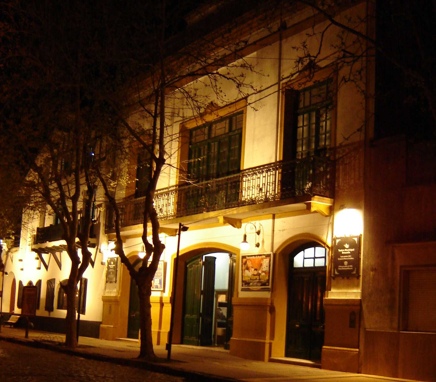 A partir de las 20 horas de este viernes 26 de octubre se desarrollará en el Teatro Brazzola la muestra fotográfica del taller municipal de fotografía urbana.
