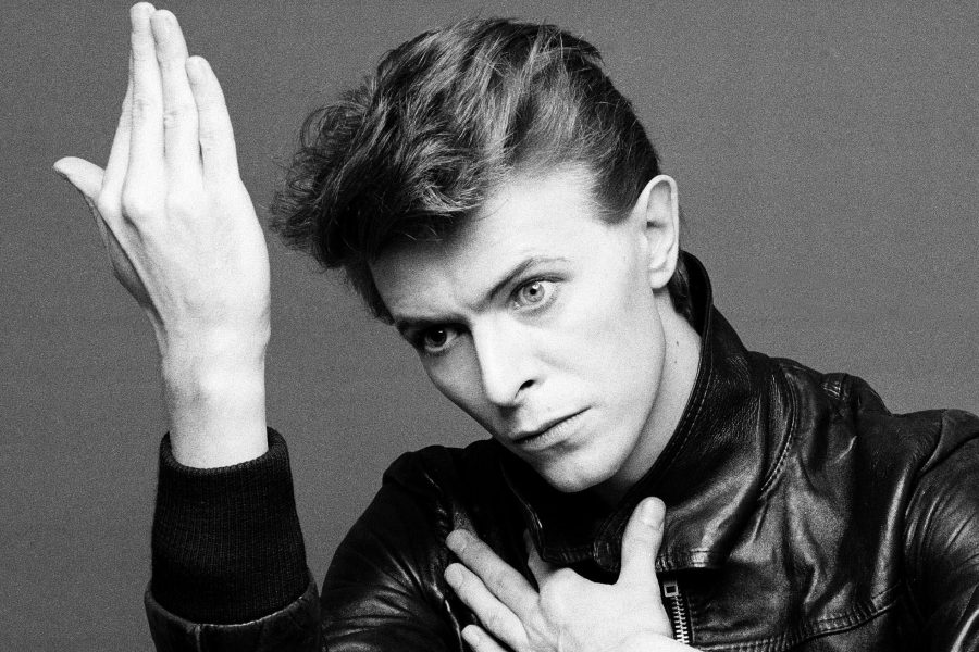 Este viernes 11 de octubre, a las 21 horas, se llevará a cabo en el Teatro Brazzola el espectáculo “Inside David Bowie”, con dirección de Andrea Teves y Tincho Brass.