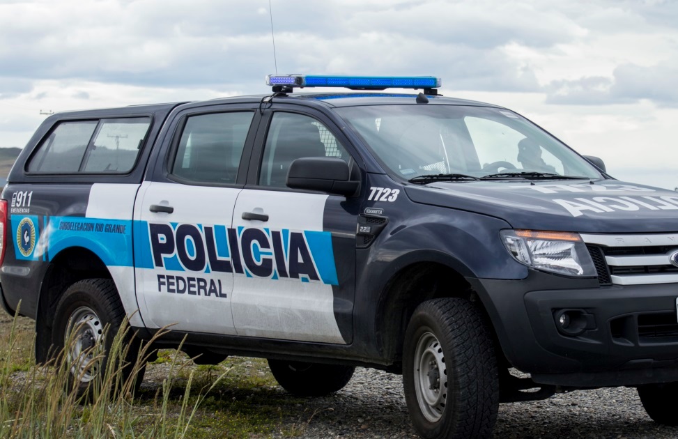 El pasado martes, la fuerza federal llevó a cabo un nuevo operativo de seguridad en la ciudad de Chascomús, para el que se desplegaron móviles y personal de otras delegaciones de ciudades del interior de la Provincia de Buenos Aires.