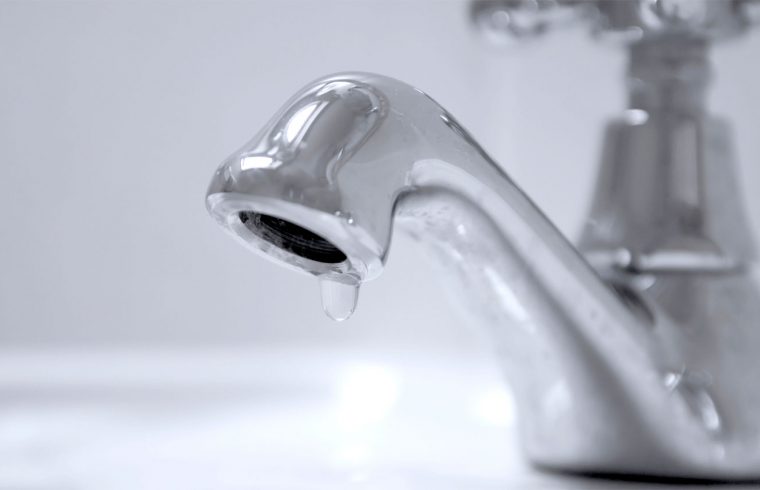 Por motivos de realizarse el empalme de cañerías en el Sum del barrio San Luis, ubicado en calle Chubut y Ramón Milani se producirá un corte en el suministro de agua corriente.