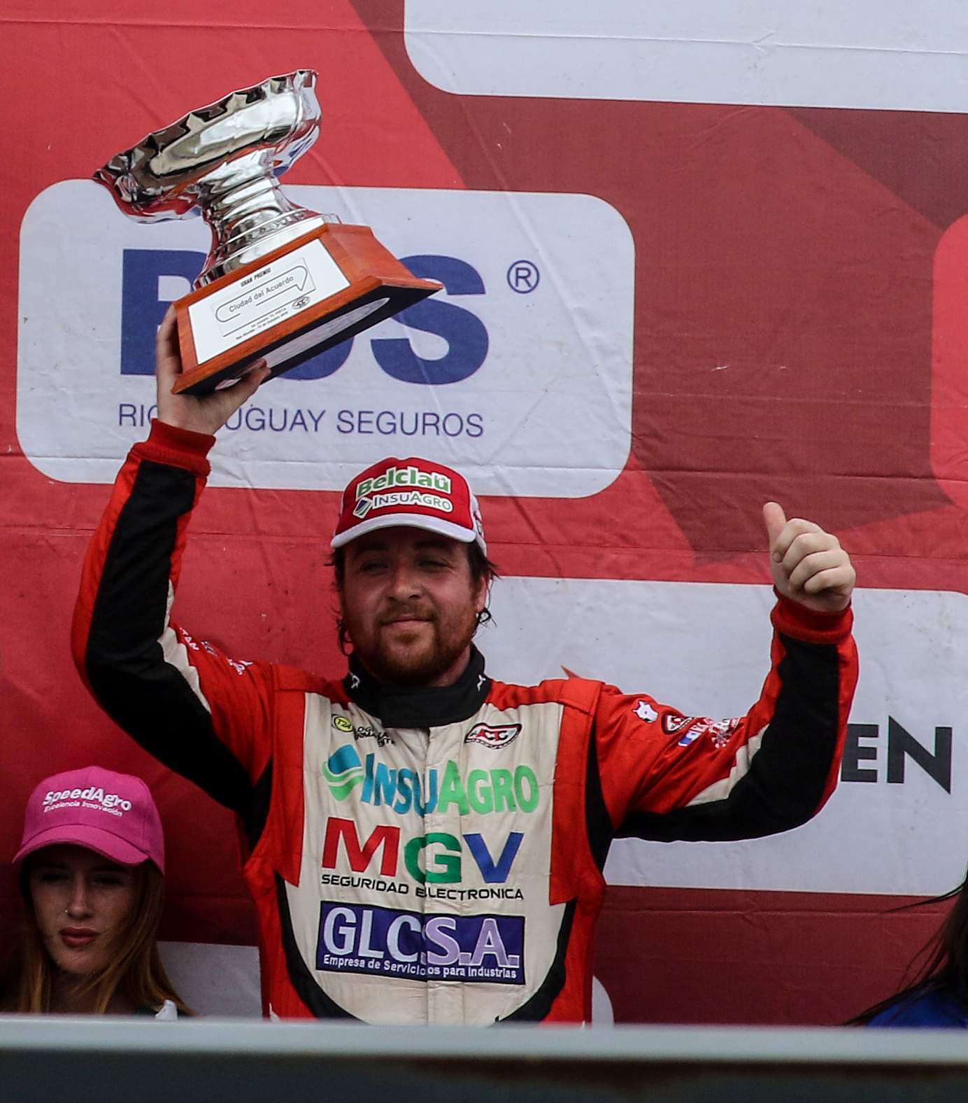 Pablo Costanzo viajó junto al SP Racing a san Nicolás para ser parte de la decimotercera fecha del calendario 2019 del TC Pista. El viernes en un excelente trabajo en las tandas de ensayo, logró una buena puesta a punto del Chevrolet de cara a la clasificación del día sábado.