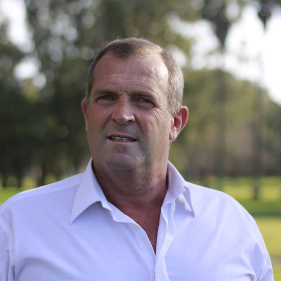 En una nota ingresada al Municipio el pasado jueves 10 de octubre con Nº 145805ID, el candidato a intendente de Juntos por el Cambio, Santiago Dos Santos, le pidió al actual jefe comunal y candidato del Frente de Todos, Javier Gastón, que deje de remover la cartelería y propaganda electoral del espacio político al que representa (Juntos por el Cambio), que ha sido colocada en los lugares que siempre estuvieron en épocas electorales, incluso puestas por el propio Gastón cuando era opositor.