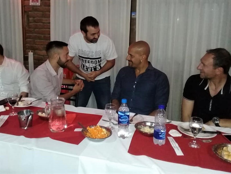 El actual presidente del Club Estudiantes de La Plata, Juan Sebastián Verón, estuvo en la ciudad en el marco de la cena de fin de año de la Filial Israel Damonte y aprovechó para visitar los lugares en donde dicho grupo brindó ayuda solidaria durante los últimos tiempos.