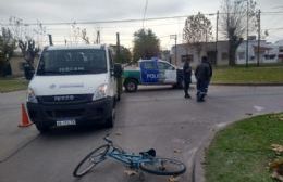 Ciclista hospitalizada tras ser atropellada por utilitario municipal