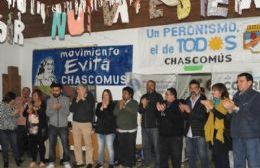 Multitudinario encuentro del peronismo chascomunense "ratificando el apoyo a Alberto, Axel y Gastón"