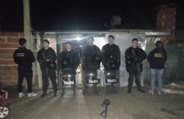 Secuestran plantas de marihuana y celulares de dos domicilios