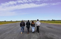 Echarren anunció la reparación de la pista del aeródromo y la construcción de ciclovías en la costanera