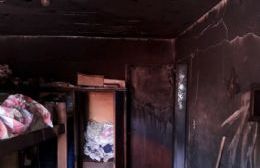Voraz incendio en una vivienda de calle Mendiola