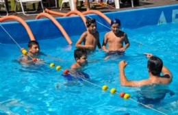 Comenzaron las clases gratuitas de iniciación a la natación