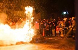 Los Bomberos hicieron la tradicional quema de año nuevo