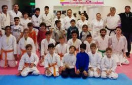 Gran performance de la Escuela de Karate Shotokan Chascomús
