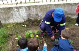 Los chicos del Jardín Clarisa Amézaga realizaron actividades con personal del vivero municipal