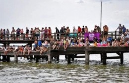 Con más de 750 nadadores inició el circuito de aguas abiertas