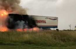 Se incendió un camión con acoplado en Sevigne
