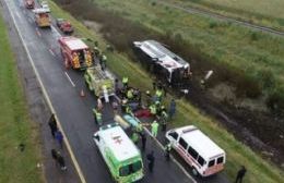 Ruta 2: Buscan a 18 pasajeros que iban en micro que volcó en Vivoratá