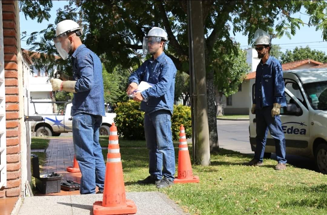 Empresario colgado de la luz: Multa de 500 mil pesos