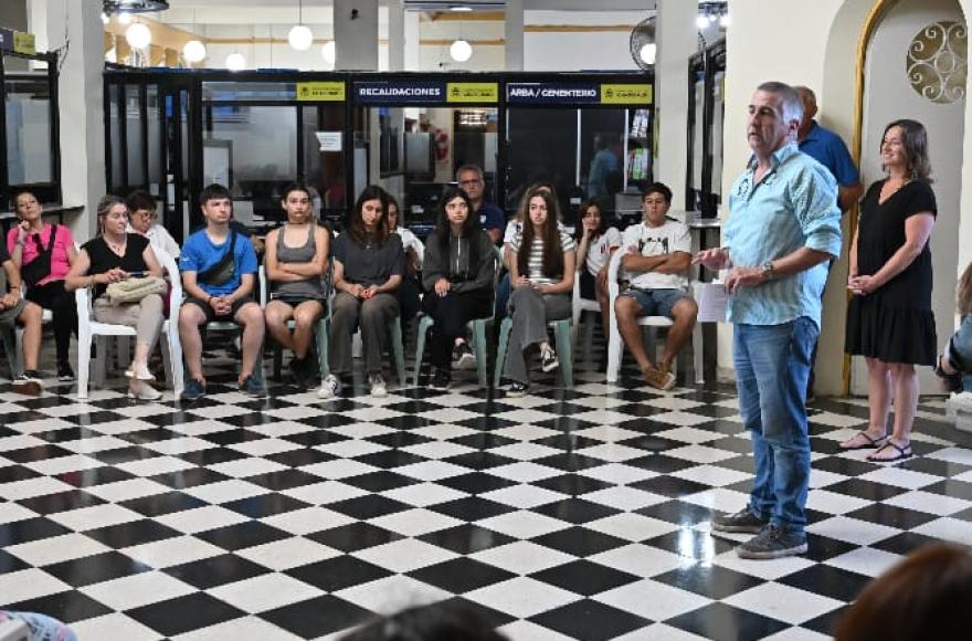 Reunión para establecer el cronograma de las “vueltas olímpicas” de egresados