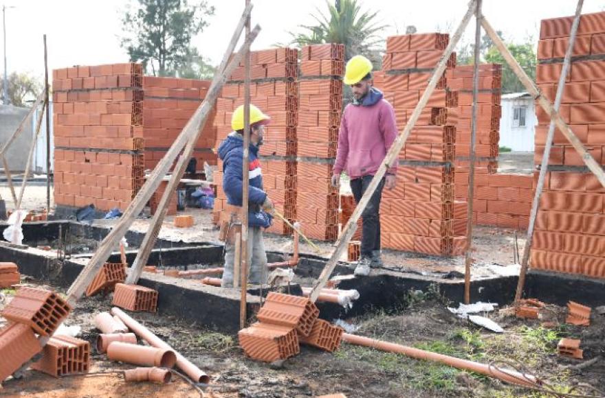El proyecto, financiado por la Provincia junto a la Municipalidad, incluye obras de infraestructura y servicios básicos.