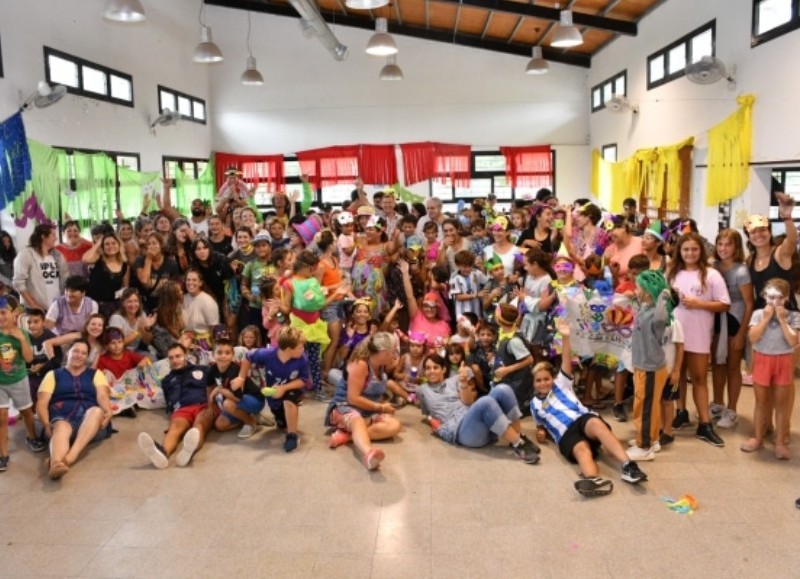 En las instalaciones de la Escuela número 504 tuvo lugar el acto de cierre oficial de “Escuela de Verano” donde se desarrollaron distintas actividades y muestras de lo trabajado.