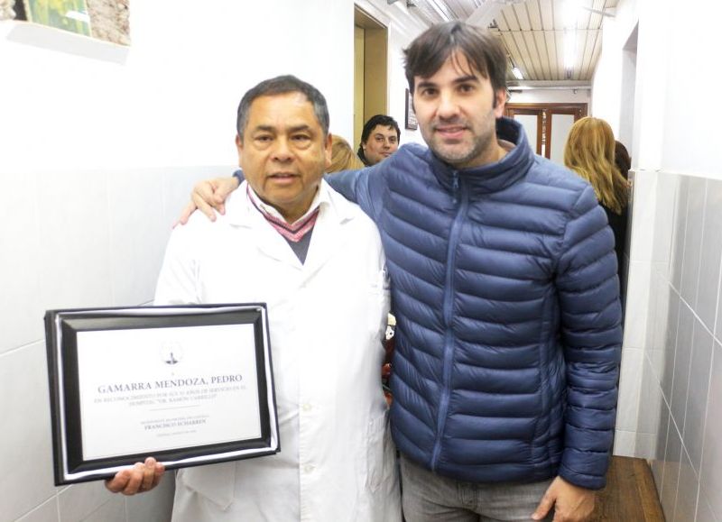 Francisco Echarren destacó la labor del doctor Pedro Gamarra Mendoza en el Hospital Carrillo.
