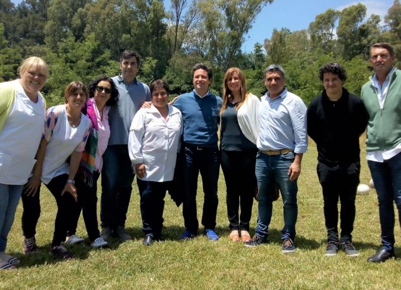 Consejeros, concejales y autoridades educativas recibieron al Ministro