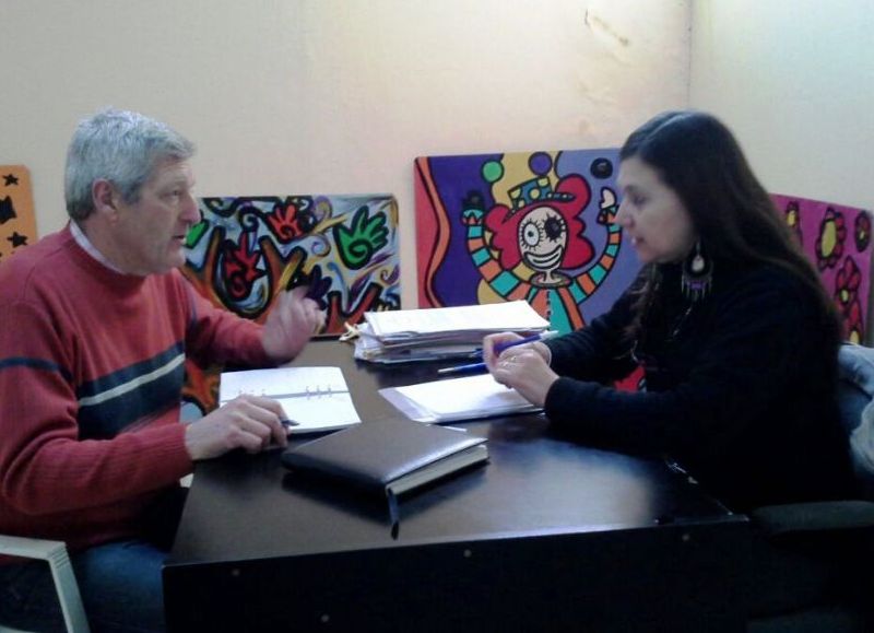 Eduardo Claverol, titular del Consejo Escolar y Marcela Arias, secretaria de Salud municipal.
