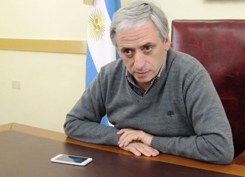 El intendente Javier Gastón, sin respuestas concretas para los empleados municipales.