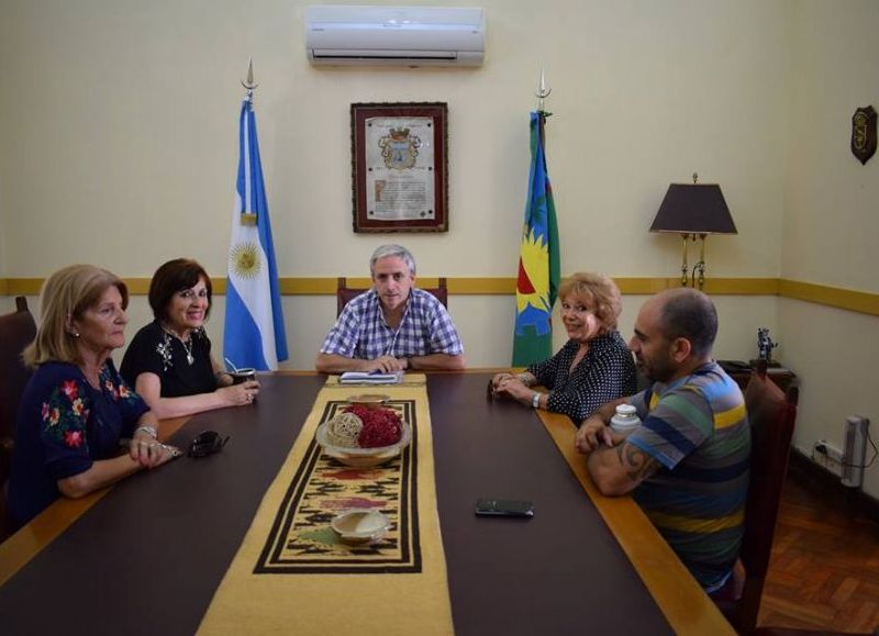 Encuentro en el despacho de Intendencia.