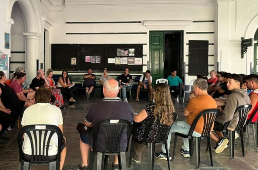 Se llevó adelante en el Centro Cultural Municipal Vieja Estación un encuentro con el fin de dialogar sobre los preparativos del Carnaval Infantil.