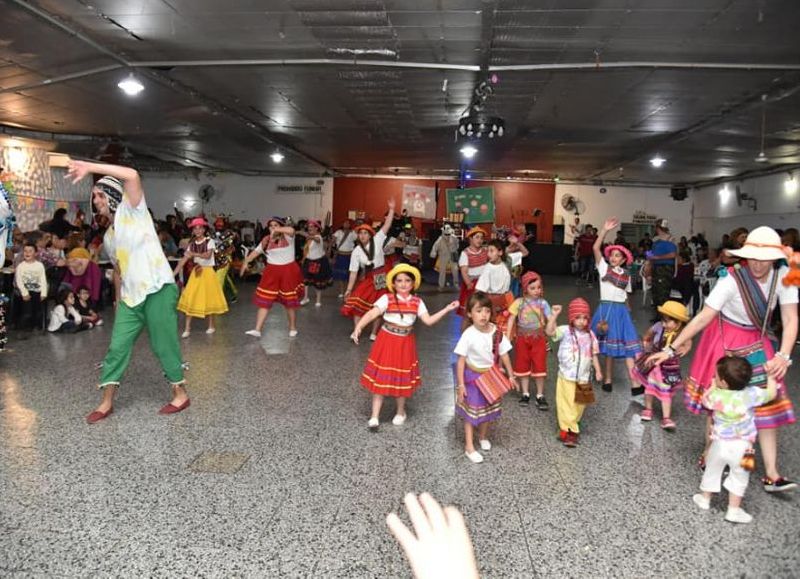 Exitosa peña folklórica.