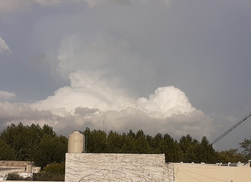 El cielo ennegrece.