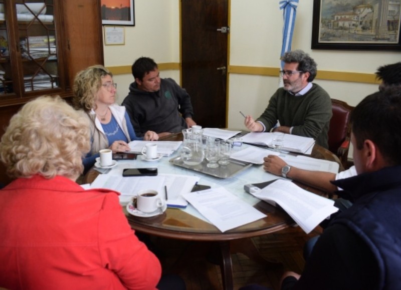 Reunión en el Palacio comunal.