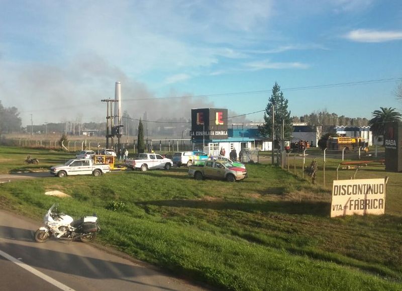 Concurrieron varias dotaciones de bomberos.