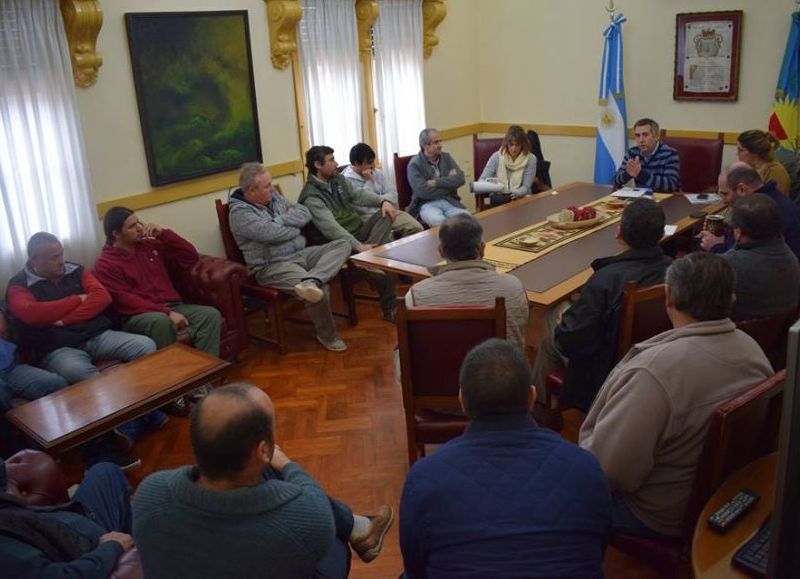 Reunión en la Intendencia.