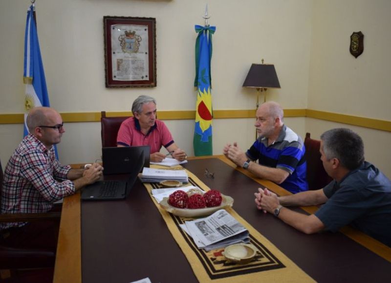 Reunión encabezada por el intendente.