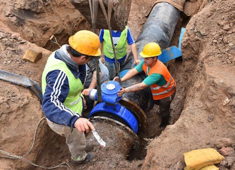 Trabajos en la red de agua potable.