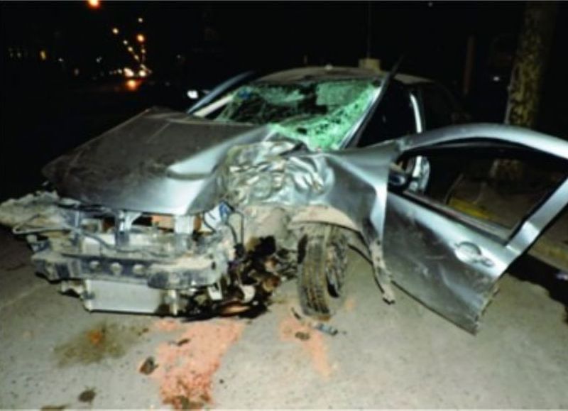 Así quedó el Fiat Siena en el que viajaba la víctima fatal.