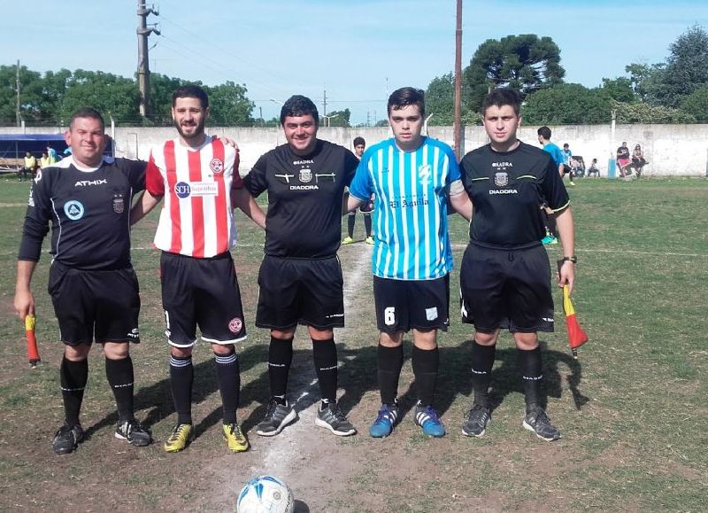 Saludos previos al clásico de 3ª división.