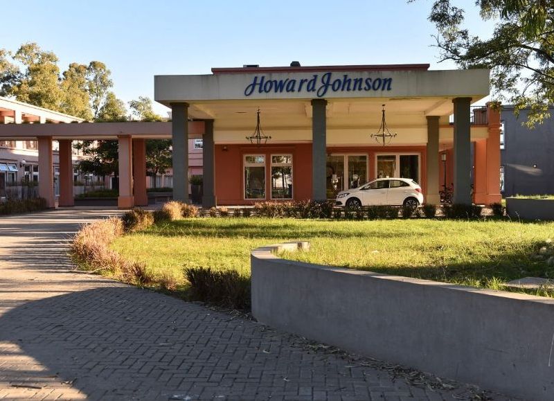 En las instalaciones del Howard Johnson.