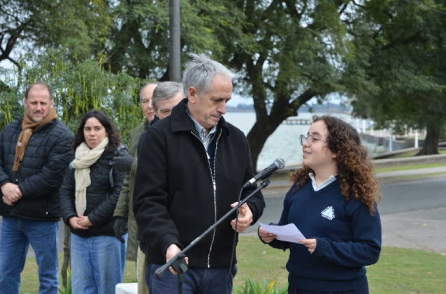 La estudiante de la Escuela Nuestra Señora de Luján leyó un texto de su autoría.