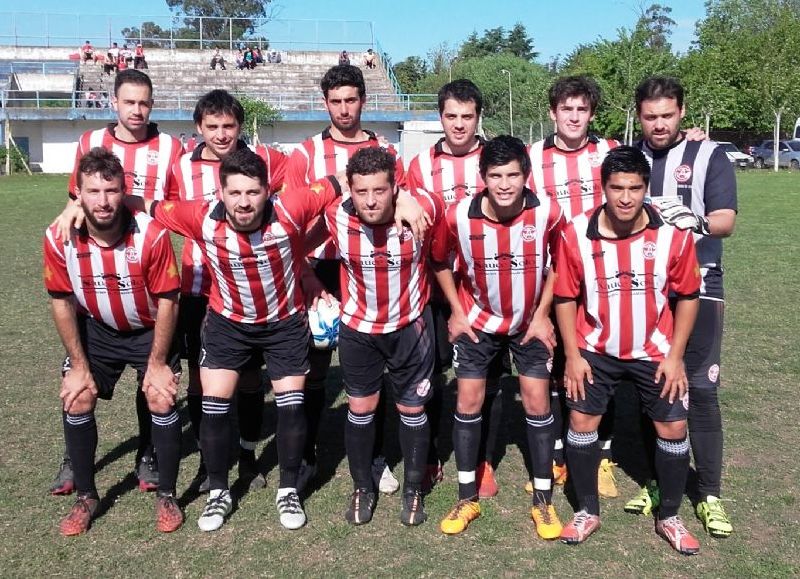 Atlético goleó al invicto de la zona.