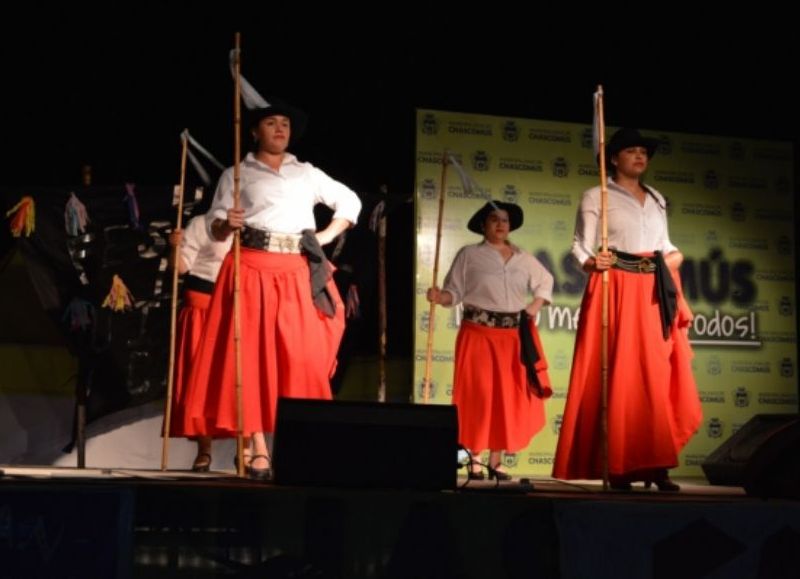 Noche de folklore.