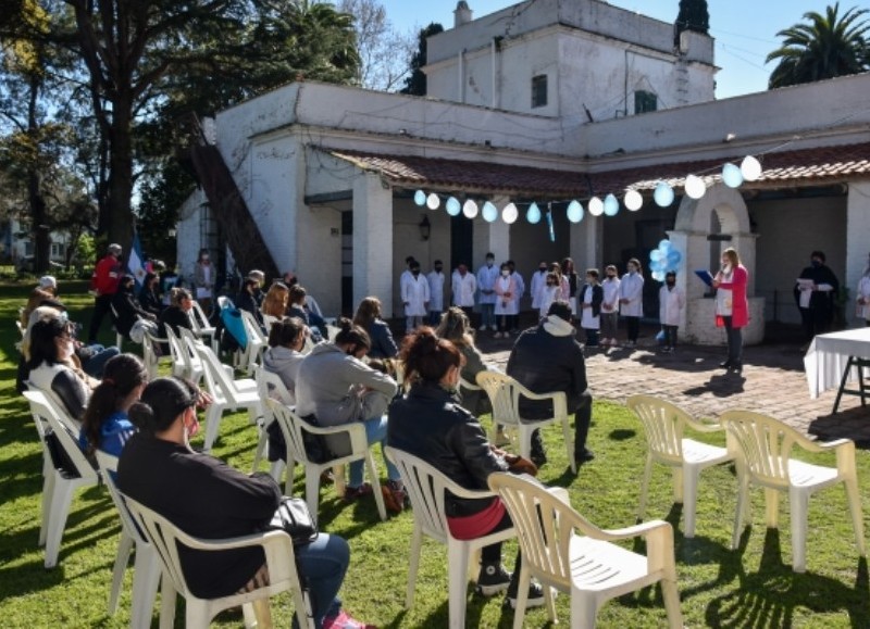 El intendente acompañó la promesa de lealtad a la enseña patria.