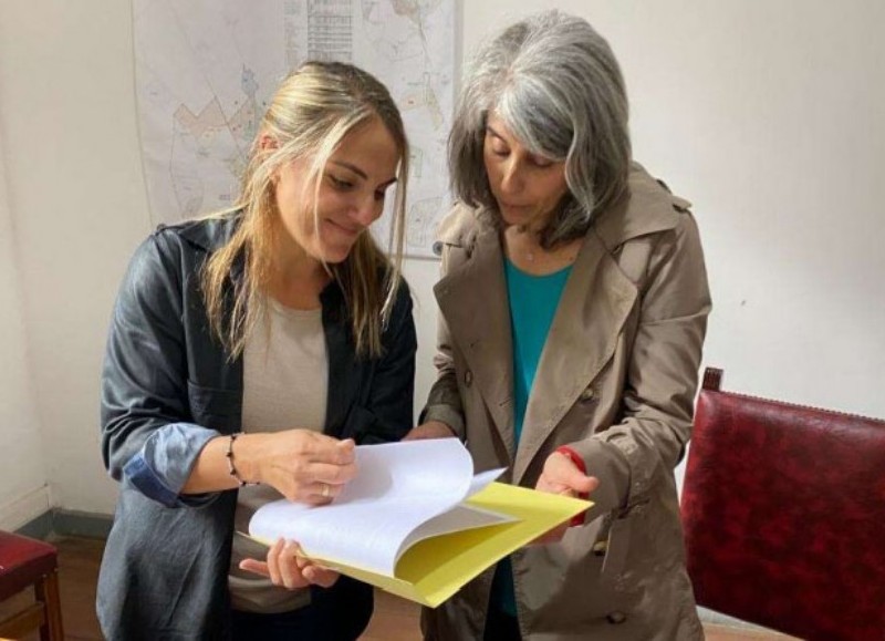 Julieta Iturriaga junto a Silvina Claverie.