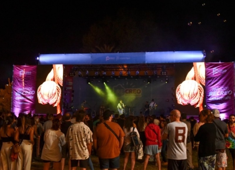 Por otra parte, a partir de las 21 horas: Zambayonny, se presentará el viernes 3; Benito Cerati lo hará el sábado 4, y Azotesis Tango, el domingo 5, respectivamente.