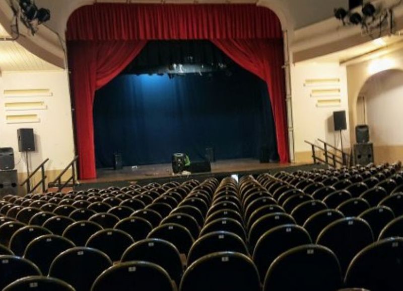 Teatro Brazzola.