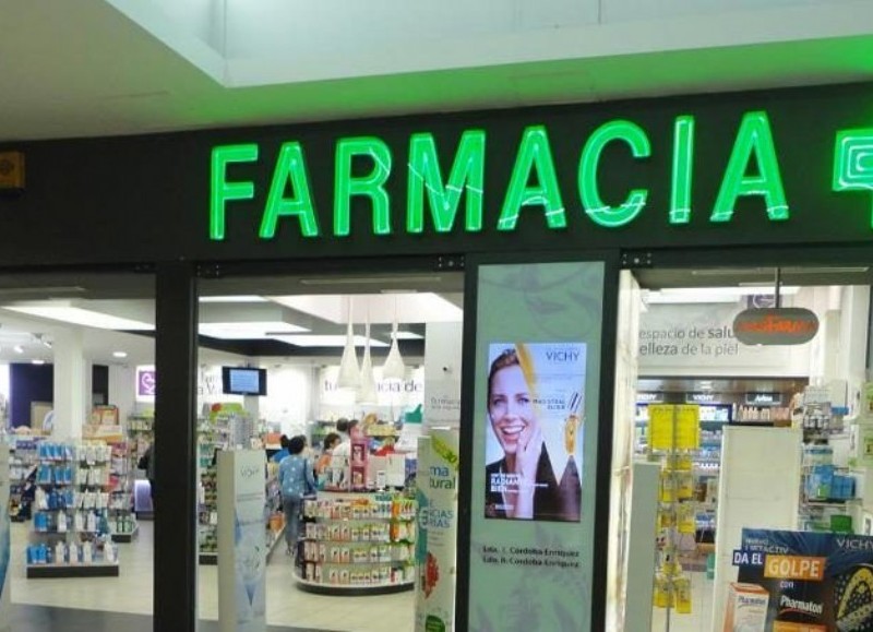 “Está poniendo en riesgo el acceso a los medicamentos y a la libre elección de farmacias”.